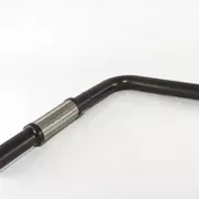 Spezialanfertigung eines Metallrohrs mit abweichender Biegung und Anschlussstück.